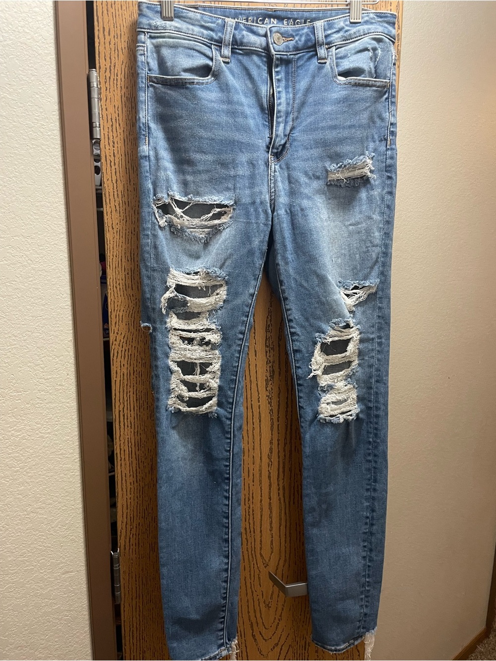 American Eagle Outfitters Women's Skinny Ripped Light Blue Jeans
